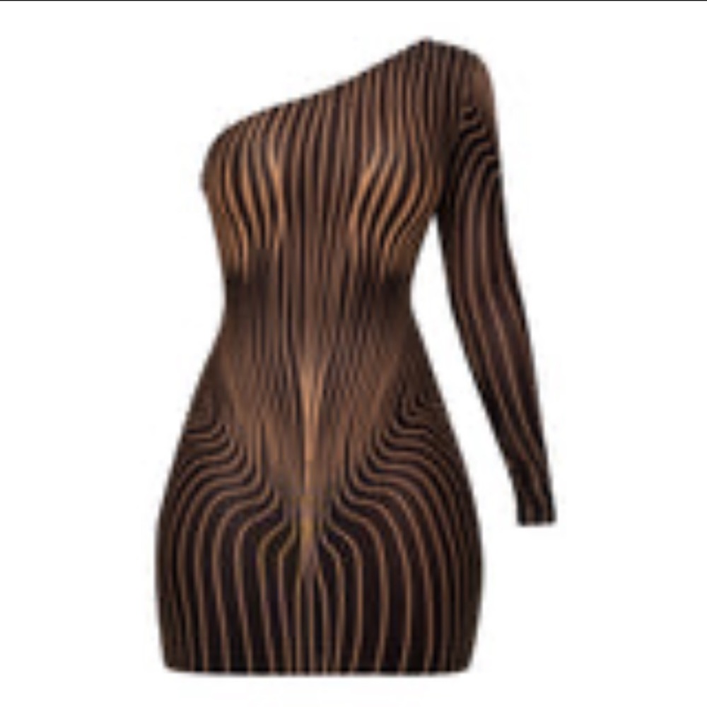 Curve dress tan an black